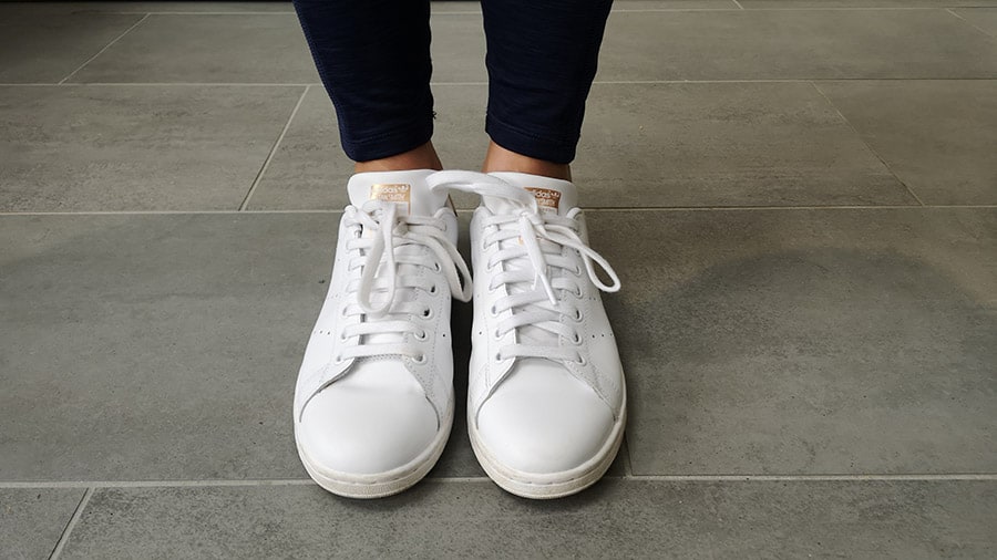 foot position feet together